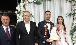 Başkan Dilsiz, genç çiftlerin mutluluğuna ortak oldu