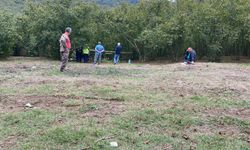Devrilen traktörün altında kalan yaşlı adam hayatını kaybetti