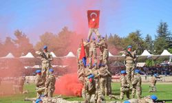 Jandarma Genel Komutanlığı Merasim Bölüğü gösterisi nefes kesti