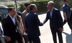 Özgür Özel ve DEM Parti heyeti CHP’nin Sarıyer’deki binasına geldi