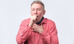 Geçmeyen öksürüğe dikkat, reflü belirtisi olabilir