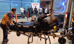 Kazada yaralandı Telefonu elinden bırakmadı