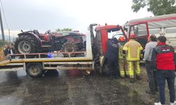 Bursa'da çekici ile kamyonet çarpıştı 4 yaralı