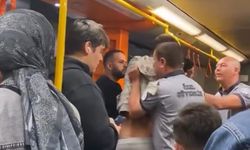Metroda yaka paça kavga çıktı, güvenlik araya zor girdi