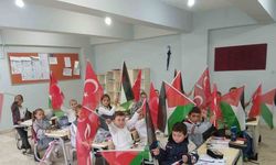 Balıkesir okullarında öğrencilerden Filistin’e destek