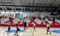 Bozüyük’te gençler voleybol sahasında buluştu