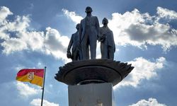 Galatasaray’da Gazi Mustafa Kemal Atatürk, Tevfik Fikret ve Ali Sami Yen Anıtı’nın açılışı yapıldı
