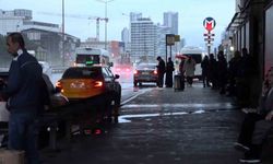 İstanbul’da vatandaşlar güne yağmurla uyandı
