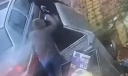 Film Sahnelerini Aratmayan Olay! Çöp Konteyneri İçinde Teslimat