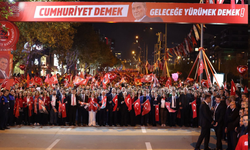 Bursa'da onbinlerce kişi Cumhuriyet coşkusuna ortak oldu
