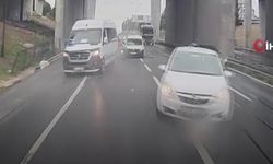 Esenyurt’ta 4 araçlı zincirleme kaza kamerada