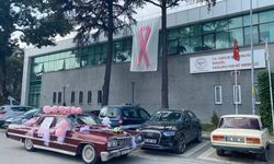 İnegöl'de klasik pembe aracı görenler hayrete düştü