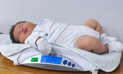 İnegöl'de şaşkınlık yaşatan mucize: 6 kilo 150 gram bebek dünyaya geldi