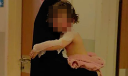 Çaydanlık devrildi...  3 yaşındaki çocuk yandı