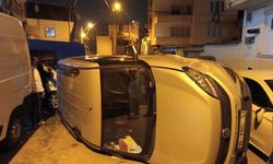 Bursa'da  kontrolden çıkan otomobil yan döndü