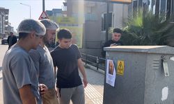 "Kızlarınızı bu adamdan uzak tutun" yazılı afişler ortalığı karıştırdı