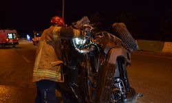 Bursa'da feci kaza! Bariyere çarpıp takla attı...