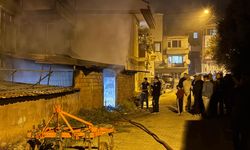 Bursa'da üç katlı binada çıkan yangın paniğe neden oldu