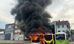 Bursa'da bakım için bırakılan otobüsler alev topuna döndü