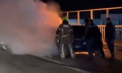 Bursa'da seyir halindeki otomobil alev alev yandı