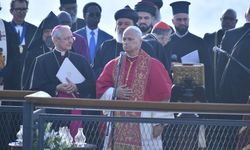 Papa'dan İznik'e tarihi ziyaret ve tarihi ayin...