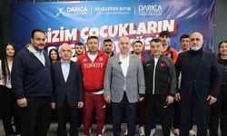 Başkan Bıyık milli sporcularla bir araya geldi