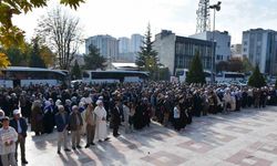 Bilecik’ten 305 umreci dualarla kutsal topraklara uğurlandı