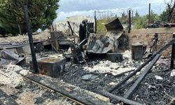 Bozcaada’da çıkan yangında otel kullanılamaz hale geldi