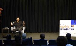 Çelik: "Bir günde gazeteci olunmuyor"