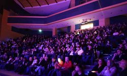 "Deli İbram Divanı" oyunu yoğun ilgiyle sahnelendi