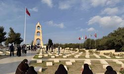 Erzurumlu şehit aileleri Çanakkale 57. Alay Şehitliğinde hüzünlendiler