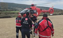 Gökçeada’da rahatsızlanan iki hasta helikopter ambulansla Çanakkale’ye sevk edildi