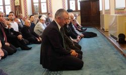 Kocaeli Valisi Aktaş, Atatürk’ün ölümünün 87. yılı için okutulan mevlide katıldı
