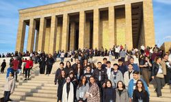 Küçükçekmece Belediyesi 400 genci Anıtkabir’e götürdü