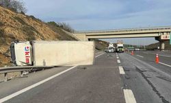 Kuzey Marmara Otoyolu’nda zincirleme kaza: Aynı firmaya ait iki kamyon kazaya karıştı