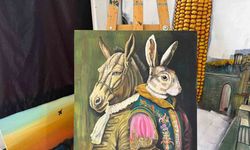 Ressam ve heykeltıraş Orhan Albaş öğrencilerine 3 günde resim yapmayı öğretiyor