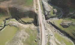 Su seviyesi düşen Gökçe Barajı’nda tarihi yolun kalıntıları gün yüzüne çıktı