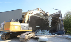 Nilüfer’de imara aykırı iki yapı yıkıldı