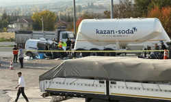 Bir aileyi yok eden kaza! Otomobil tır çekicisine çarptı