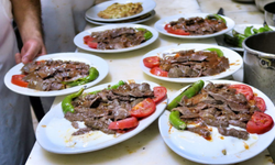 Milliler Bursa’da zaferi kutladı, Koca’dan mizahi paylaşım geldi