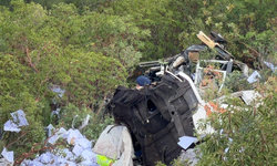 Bursa'da feci kaza! Tır uçurumdan yuvarlandı: 2 ölü