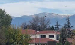 Uludağ'ın zirvesi beyaza büründü! İnegöl'den görüntülendi