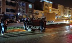 İnegöl'de Alanyurt yolunda feci kaza! Araç takla attı; 3 yaralı