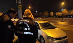 Polisin GBT yapmak istediği araçtan ceset çıktı