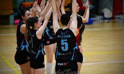 İnegöl'ün sultanları Play-off kapısını araladı