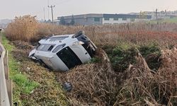 İnegöl'de minibüs şarampole uçtu