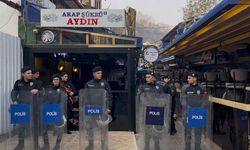 Tarihi Arap Şükrü Sokağı'nda tente krizi