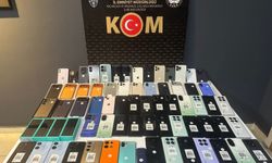 Bursa'da kaçak cep telefonları ve USB kablolar ele geçirildi