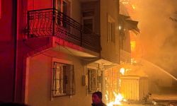 Şehit polisin babasının evi alevlere teslim oldu