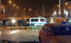 Bursa'da gece saatlerinde eğlence mekanı önünde silahlı kavga